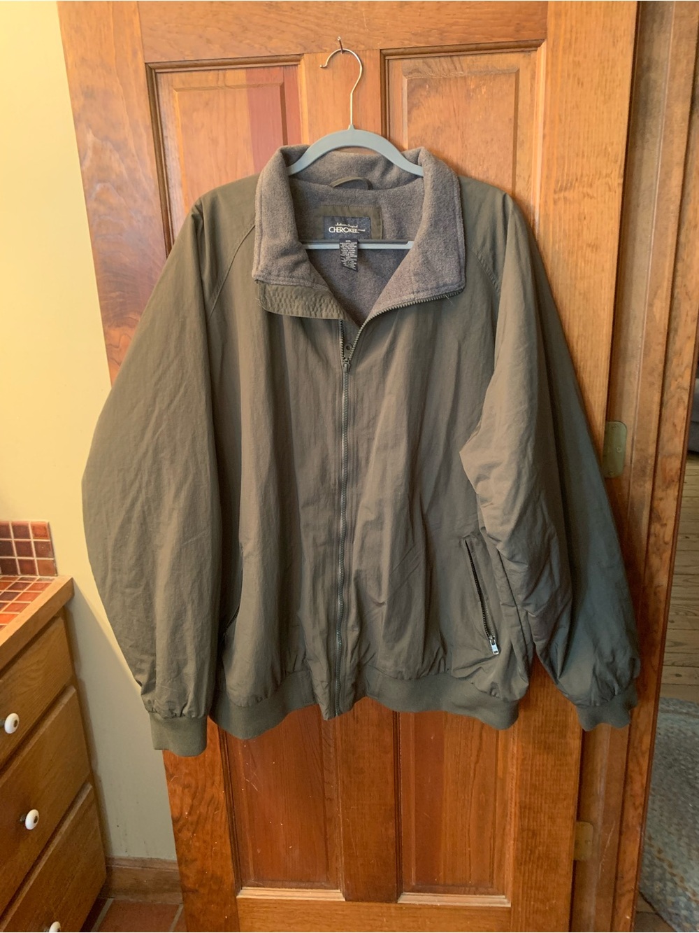 Cherokee Men's OLIVE GREEN bomber jacket with GRAY warm lining. SIZE XXL.